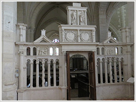 Entrance screen to Chapelle de St-Jean-l'Evangéliste (1538), from inside north transept, St-Jean-Baptiste, Chaource click for full-size image