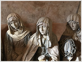 Entombment (Master of Chaource, 1515), The Three Women (detail), St-Jean-Baptiste, Chaource click for full-size image