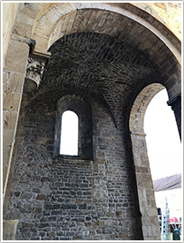 Ruins of 1st nave bay with groin vault (11th c.), Abbey, Charlieu click for full-size image